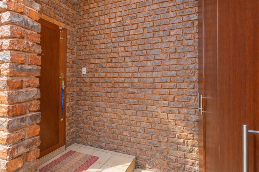 3 Bedroom Property for Sale in Meerhof North West